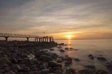 Sunrise, İspanya kumsalda chilches açsak geçit