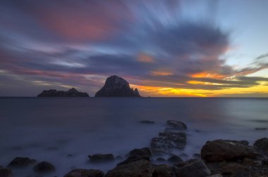 Gün batımında, İspanya uzun pozlama içinde es vedra Ibiza