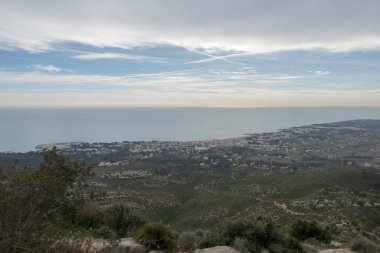 Sierra de Irta, İspanya içinde dağın zirvesine denizden