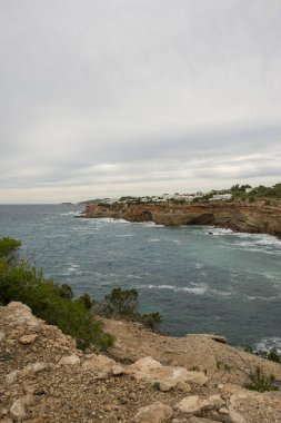 Llentia Ibiza, İspanya, adada sahil