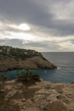 Ibiza sahil bir bulutlu gün, İspanya