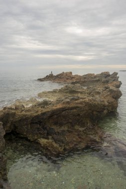 Santa Eulalia kıyılarında bir bulutlu gün, Ibiza, İspanya