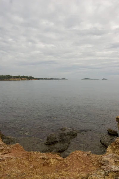 Θάλασσα Της Ίμπιζα Μια Πολύ Συννεφιασμένη Μέρα Ισπανία — Φωτογραφία Αρχείου