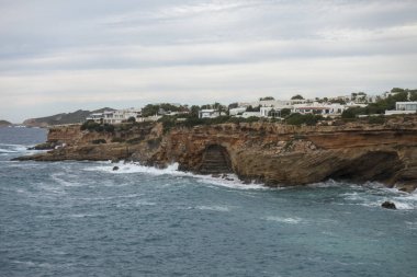 Ibiza sahil çok kötü deniz, İspanya ile bir gün
