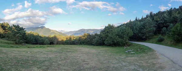 Dağlar Aran Panoramica Spanya Içinde Vadisinde — Stok fotoğraf