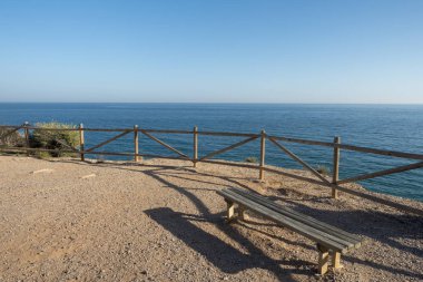 Denizin Oropesa ve Benicasim, İspanya arasında yeşil yol