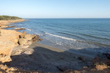 Deniz ve dalgalar arasında Oropesa ve Benicasim, İspanya