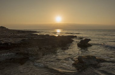 Bir gün doğumunda deniz Oropesa, Castellon, İspanya