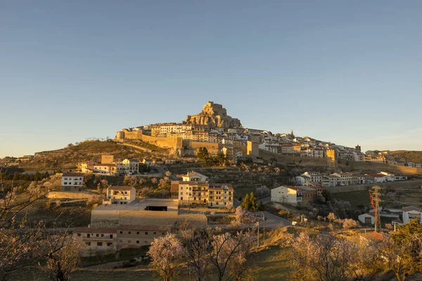 El pueblo medieval de Morella al atardecer — Foto de Stock