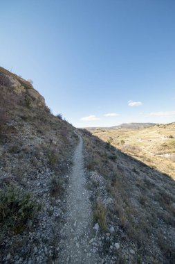 Morella şehir yanındaki dağ yolundan
