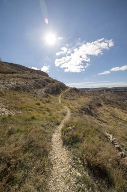 Morella şehir yanındaki dağ yolundan