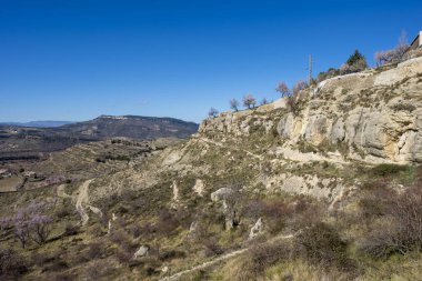 Morella şehir yanındaki dağ yolundan