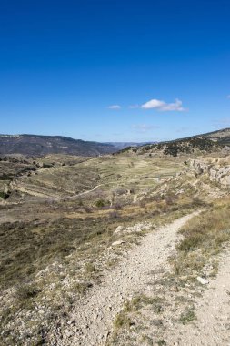 Morella şehir yanındaki dağ yolundan