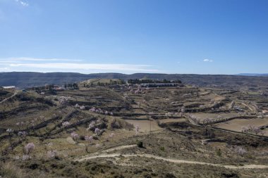 Morella şehir yanındaki dağ yolundan