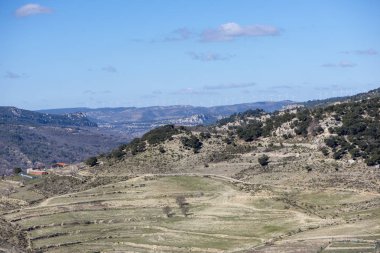 Morella şehir yanındaki dağ yolundan