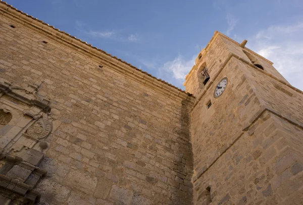카스텔론의 아레스 델 마에스레 마을 교회 — 스톡 사진