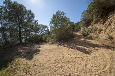 Tossa de Mar'daki Mağribi koyuna giden yol