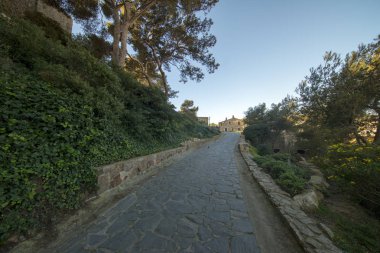 Tossa de Mar kasabasının sokakları