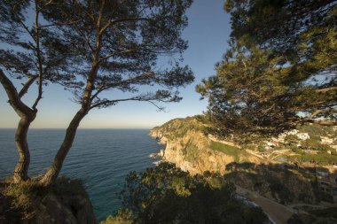 Costa Brava üzerinde Tossa de Mar güzel köy