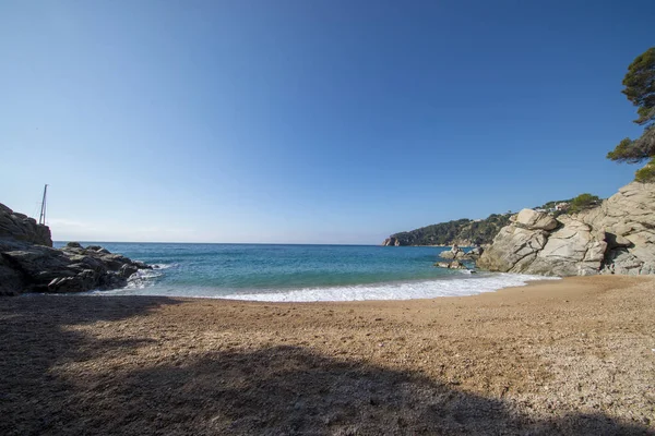 El arroyo llorell por el camino de ronda, Tossa de mar — Foto de Stock