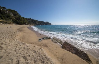 Yuvarlak yolu ile dere llorell, Tossa de mar