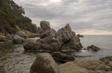 Cala dels gün doğumunda lloret de mar frales