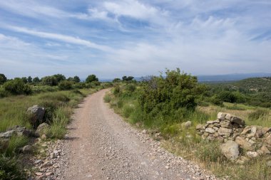 Sierra de Gudar dağları arasındaki kırsal yol, Valbona