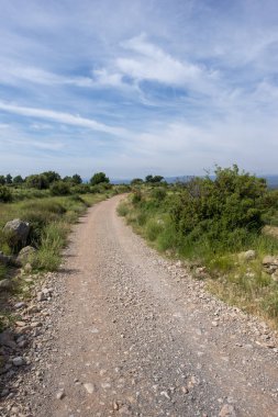 Sierra de Gudar dağları arasındaki kırsal yol, Valbona