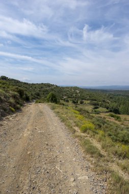 Sierra de Gudar dağları arasındaki kırsal yol, Valbona