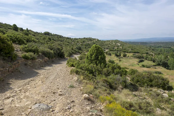 Αγροτική οδός μεταξύ των βουνών της Σιέρα ντε Γκουντάρ, Valbona — Φωτογραφία Αρχείου