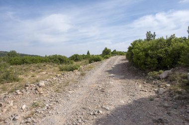Sierra de Gudar dağları arasındaki kırsal yol, Valbona