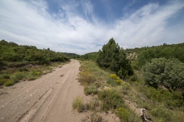Sierra de Gudar dağları arasındaki kırsal yol, Valbona