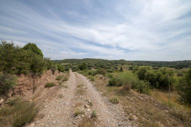 Sierra de Gudar dağları arasındaki kırsal yol, Valbona