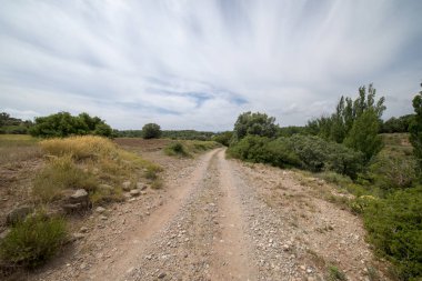 Sierra de Gudar dağları arasındaki kırsal yol, Valbona
