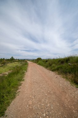 Sierra de Gudar dağları arasındaki kırsal yol, Valbona