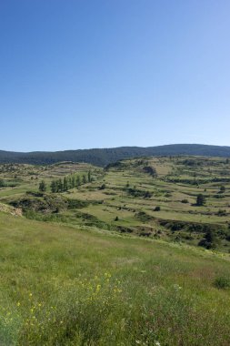 Valdelinares dağlar yaz güneşli bir gün