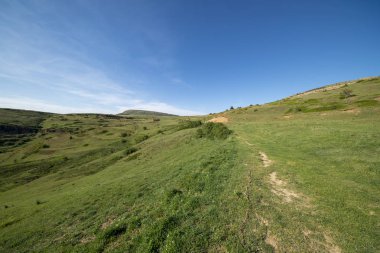 Valdelinares dağlar yaz güneşli bir gün
