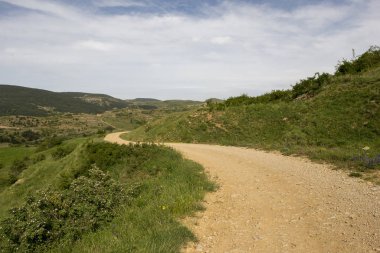 Valdelinares dağlar yaz güneşli bir gün