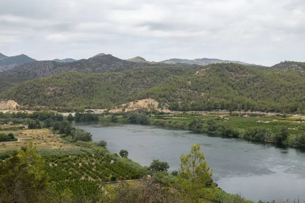 Ο ποταμός Έβρου στο δρόμο για την Τορσα στην Ταραγκόνα — Φωτογραφία Αρχείου