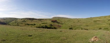 Yaz aylarında Valdelinares dağlarının panoramik