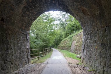 Girona'nın iç mekinde Vía Verde del Ferro ve Carbo
