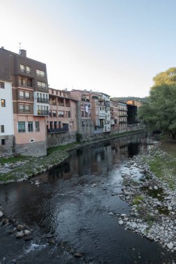 Girona'daki Ripoll kasabasının doğal çevresi