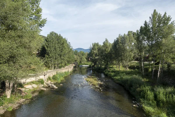 Der Weg durch das Innere der Girona — Stockfoto