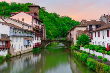 Fransa 'nın güzel Saint Jean Pied de Port köyü
