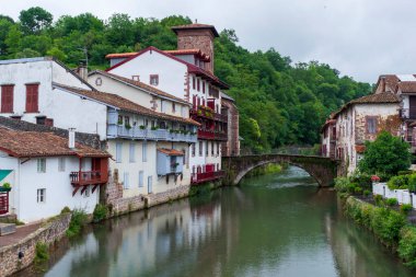Güzel şehir San Juan de Pie de Puerto, Fransa