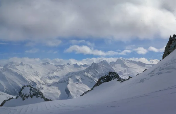 Campo Montañoso Nieve —  Fotos de Stock