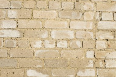 eski hasarlı tuğla duvar beton ile