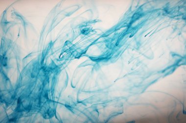 mavi beyaz arka plan üzerinde duman bulutları