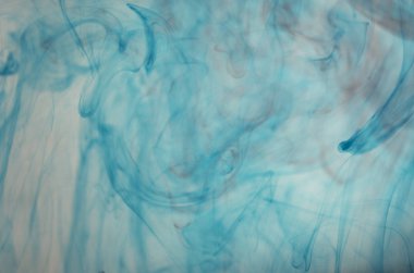 mavi beyaz arka plan üzerinde duman bulutları