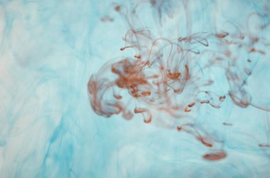 mavi beyaz arka plan üzerinde duman bulutları